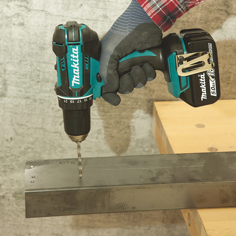 Krachtige Makita Boor- en Schroefset DLX2127MJ met 2 Batterijen en Opbergkoffer - Handig en Efficiënt!